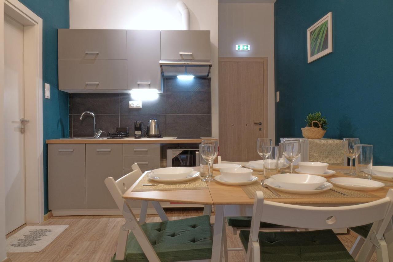 You & Me Cozy Apartments By Zain Athen Exterior foto